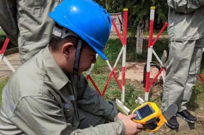 武漢東新供電公司對凌家山變電站出線電纜進行測溫