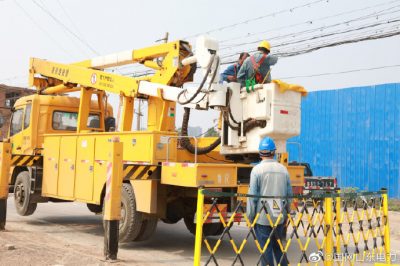 10千伏肖寧街線分支線實施帶電斷火作業(yè)