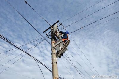 緊急維修因同時使用電器過多導致計量箱內(nèi)開關跳閘