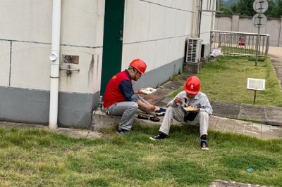 邵陽(yáng)變電檢修公司在220kV扶夷變電站開展變壓器檢修工作