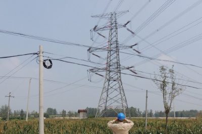 500千伏艾姚、艾湖線開展保電特巡工作