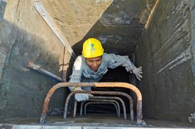 長壽供電公司排查110千伏新桃南線