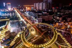 時(shí)代廣場(chǎng)環(huán)形天橋500KVA箱變工程