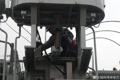 5千伏石牛變電站開展主變增容安裝