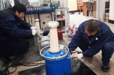 35千伏東莊變母線TV進行室內(nèi)檢定工作