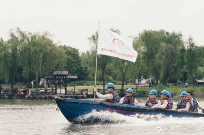 沖鋒舟進行水上應急演練,確保快速排障