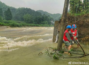 暴雨來(lái)襲，搶修加速