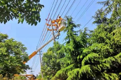 對10千伏城關線進行帶電消缺