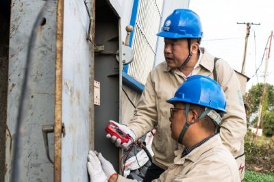 對(duì)轄區(qū)內(nèi)用電線路進(jìn)行檢查，試跳漏電保護(hù)器